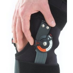 adjustafit_hinged_knee_support